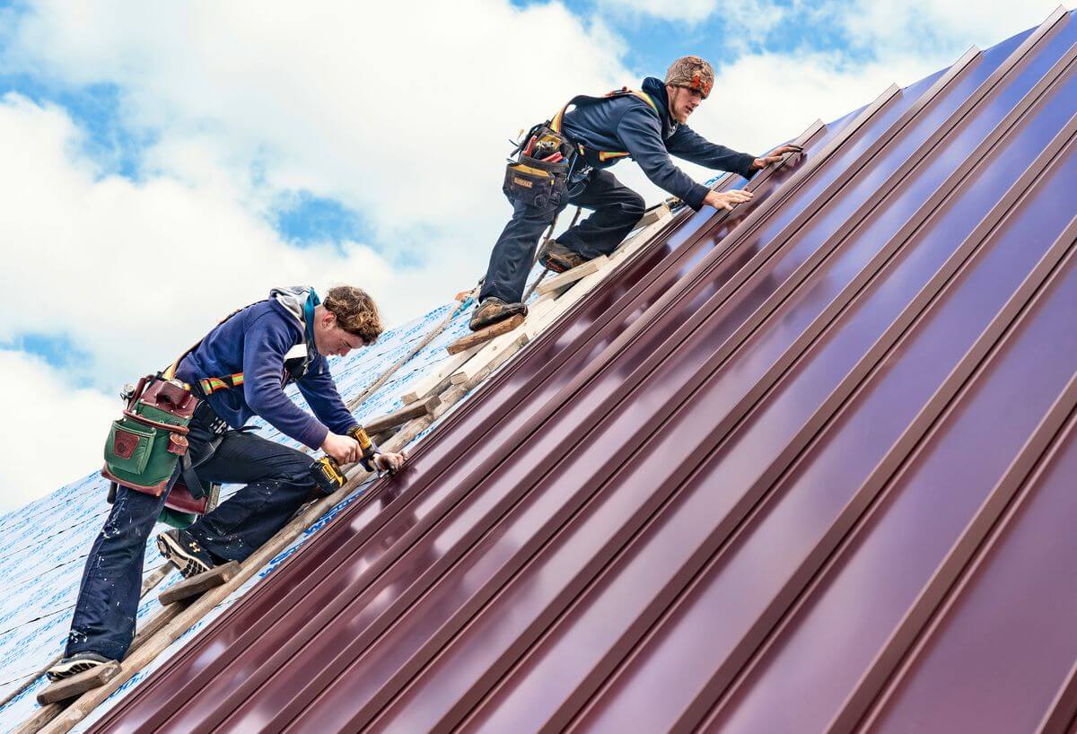 Top Metal Roofing Contractors & Services in Jacksonville FL